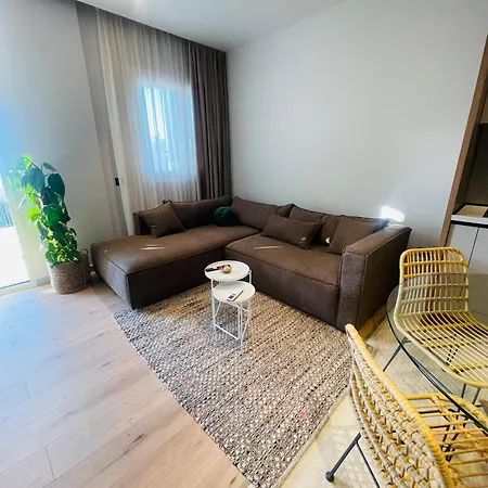 Marina Bay Luxury Apartment